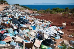 Aramco, TotalEnergies and SABIC have worked to convert oil from plastic waste into ISCC+ certified circular polymers. Photo by Antoine GIRET on Unsplash.