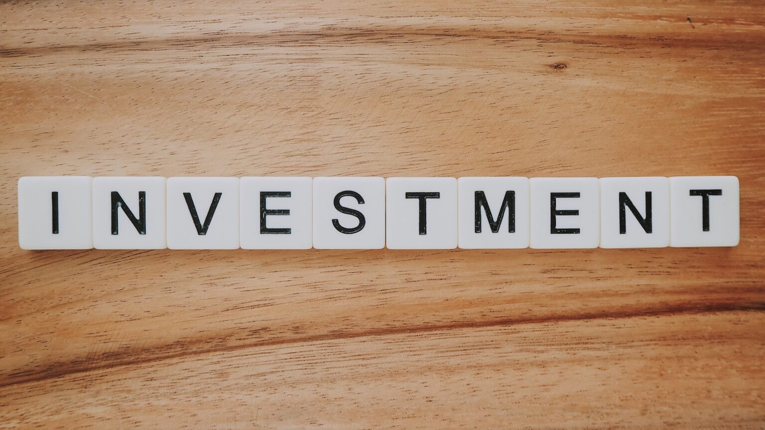 HSBC has announced to invest $1 billion to early-stage climate technology companies in the world. Photo by Precondo CA on Unsplash.